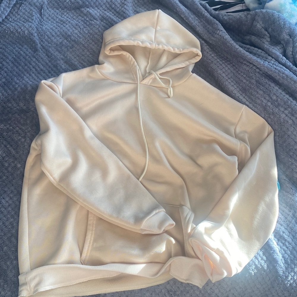 a cute hoodie from shein, never worn!